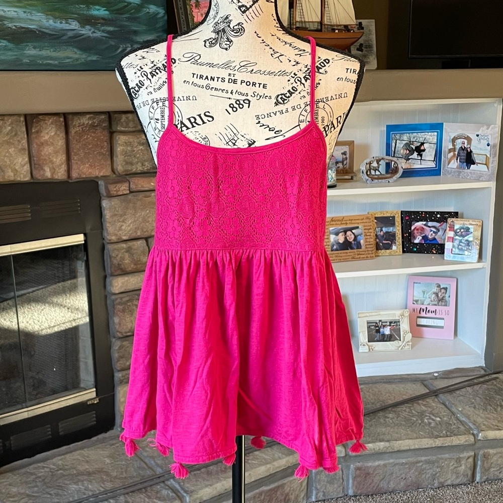 NWT a.n.a. Lush Berry Crop Top. Summer Outfit. Tank Top.